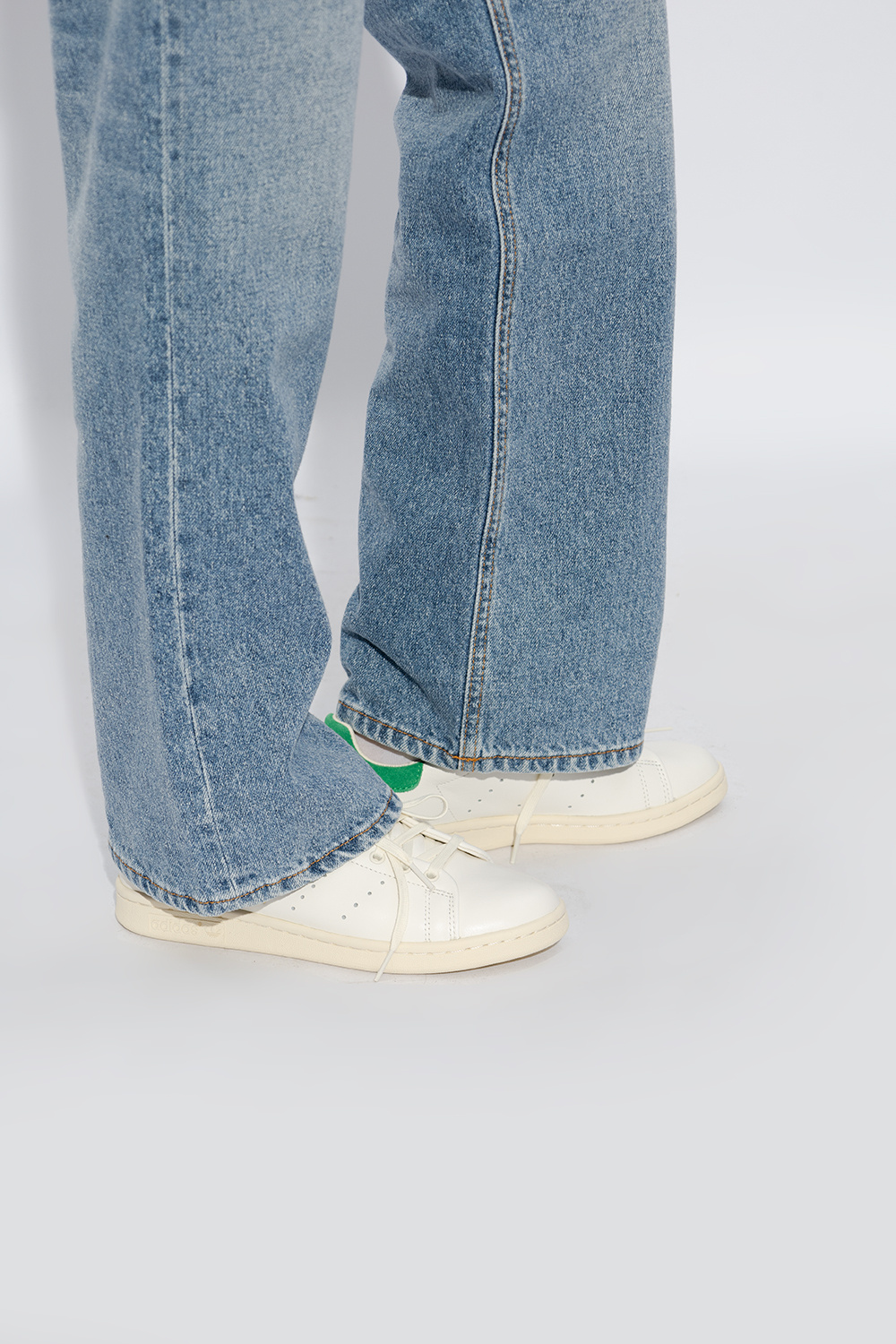 Stan smith for wide on sale feet